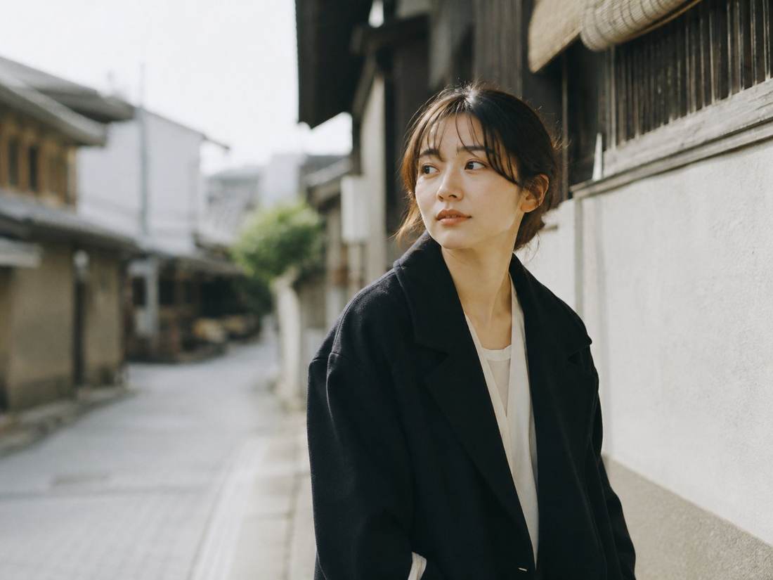 京都の静かな路地で撮影したポートレート